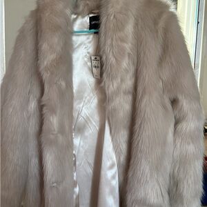 Express Plush Faux Fur Jacket in Soft Beige